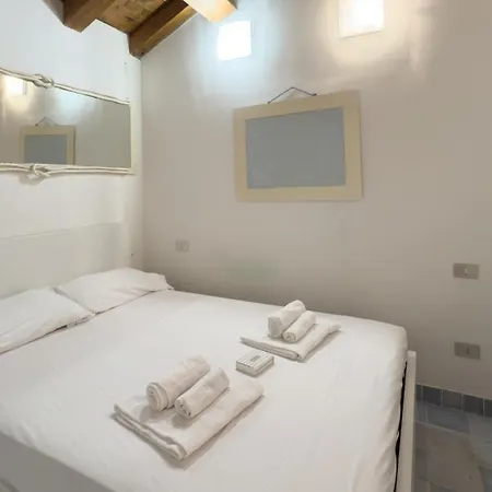 Cleopatra Apartment *