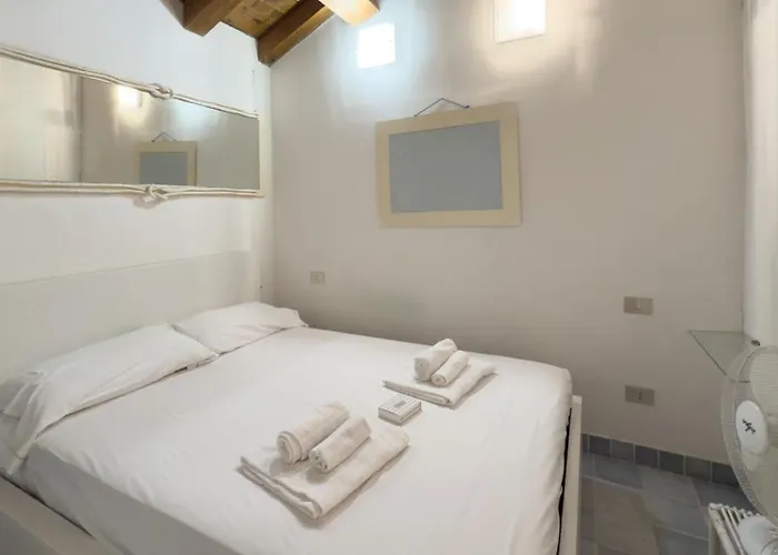 Cleopatra Apartment *